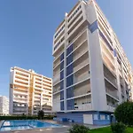 Daire Algarve Vibes Apartment, Wifi, Pool, Ac, Bbq
