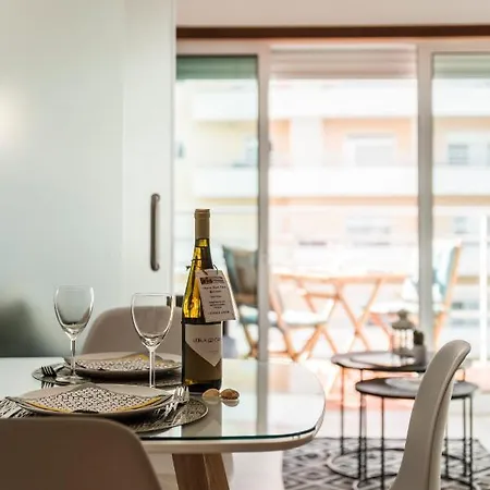 Algarve Vibes Apartment, Wifi, Pool, Ac, Bbq